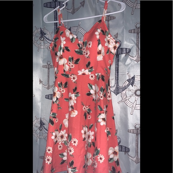 Dresses & Skirts - Floral Dress